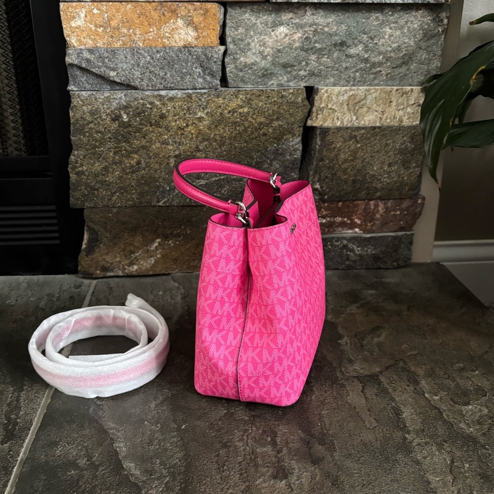 Michael Kors Pratt Small Logo Bucket Crossbody Shoulder Bag - Picture 4 of 16